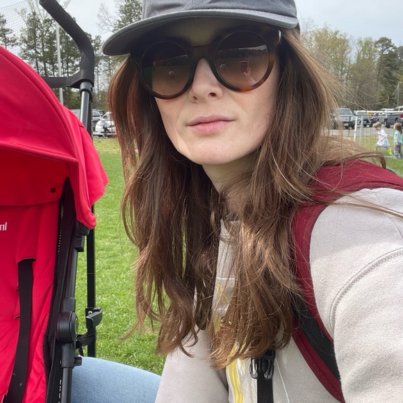 Meet your Posher, KC - Picture 1 of 4